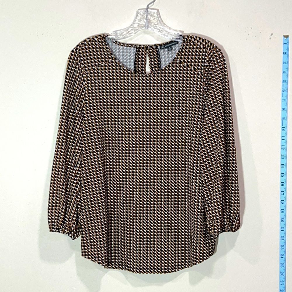 Cute Abstract 3/4 Sleeve Top By Adrianna Papell. Size Medium.